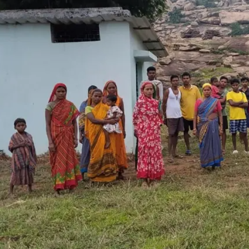 गुमला का गेतुपानी गांव: विकास से कोसों दूर, आज भी कुएं का गंदा पानी पीने को मजबूर 31 परिवार